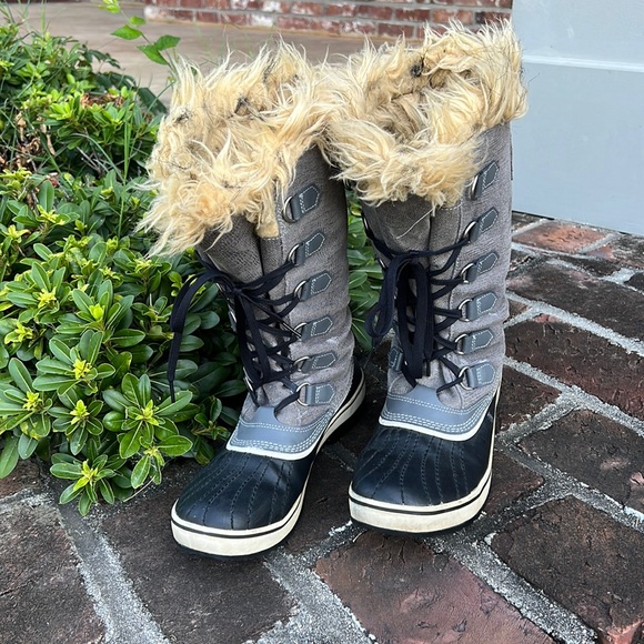 Sorel Shoes - Sorel Joan of Arctic Faux Fur Lined Waterproof boots size 8.5